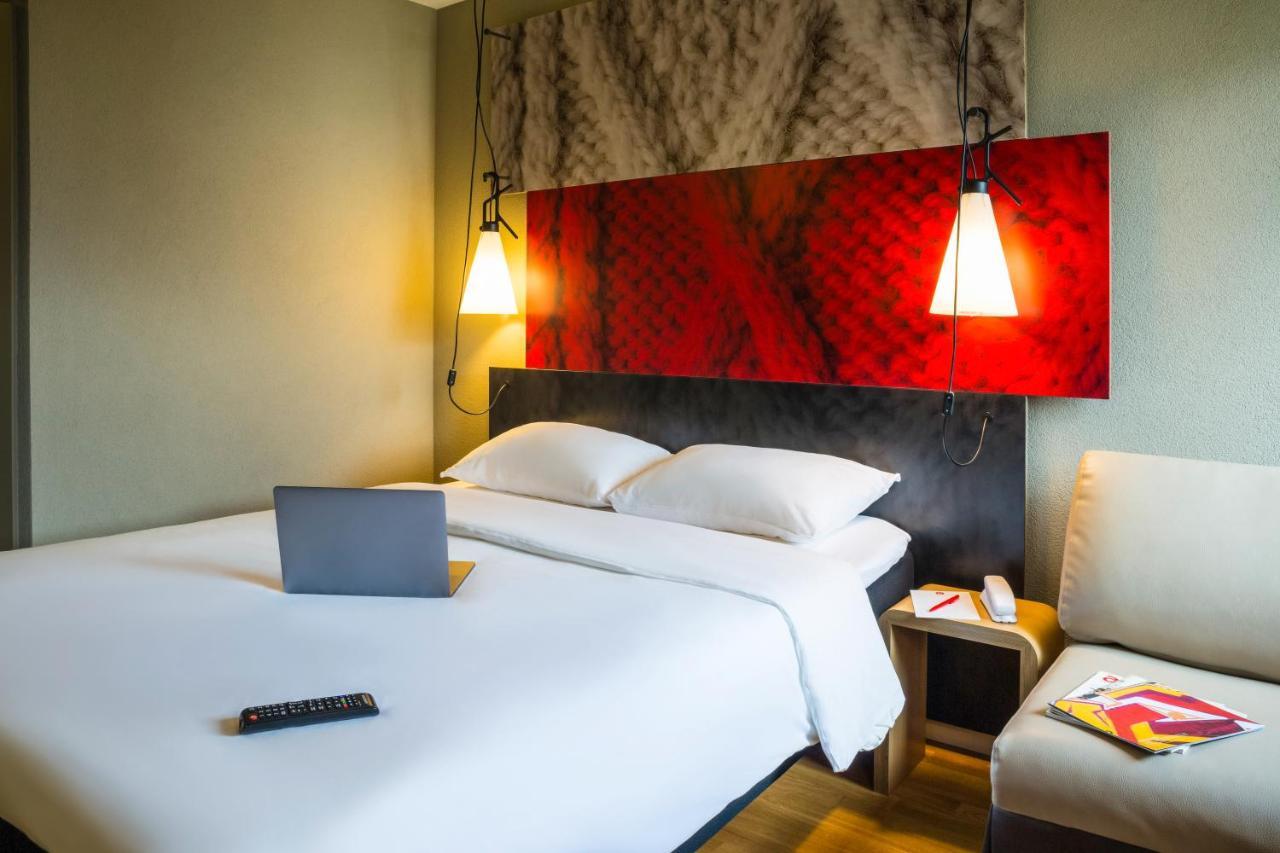 Ibis Paris Rueil Malmaison Exterior foto