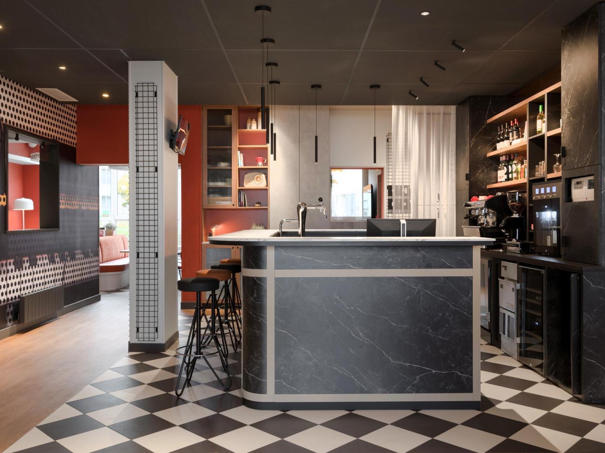 Ibis Paris Rueil Malmaison Exterior foto