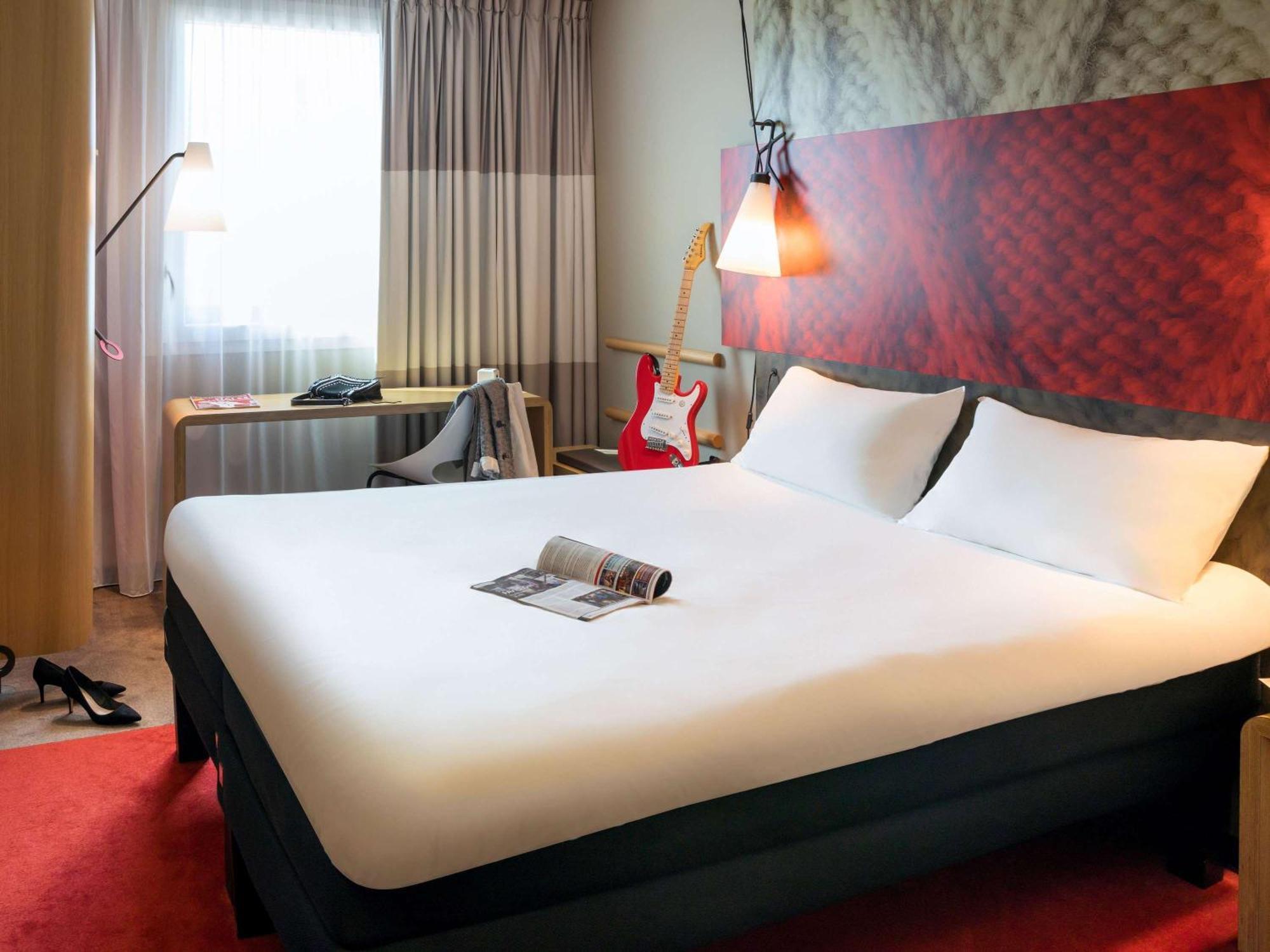 Ibis Paris Rueil Malmaison Exterior foto